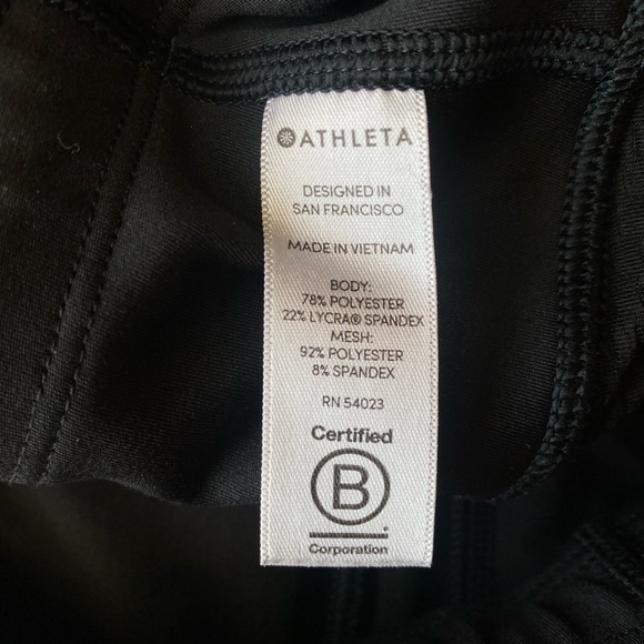 ATHLETA Woman’s Black Mesh Side Pockets Capri Leggings, Size S - Picture 4 of 13